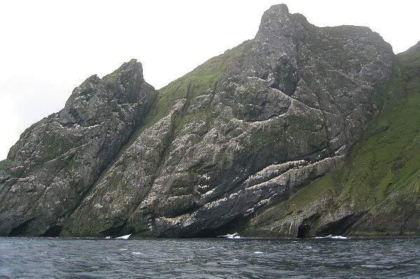 One of the unlikely-but-possible landing sites on Boreray (photo: Ann Bowker)