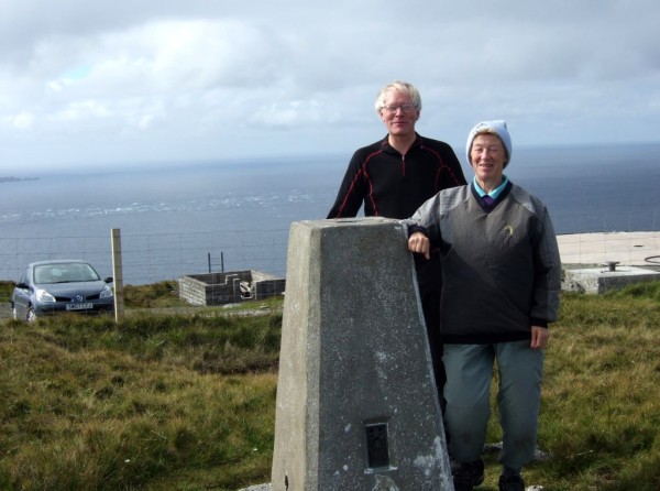 Eric Young and Alison Wilson on Valla Field, Unst (photo and driving: Alan Dawson)